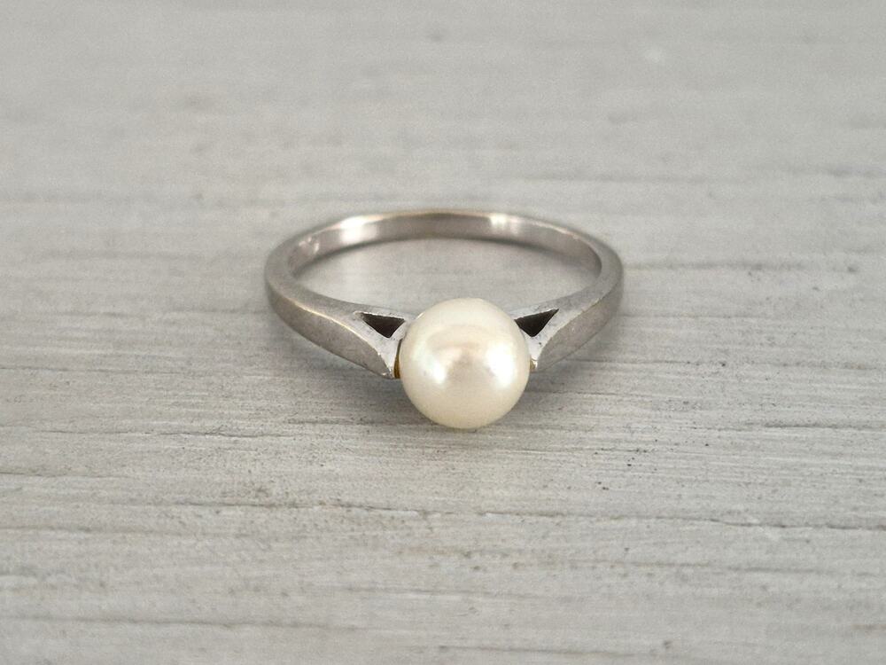Vintage 14K White Gold Cathedral Cultured Pearl Ring
